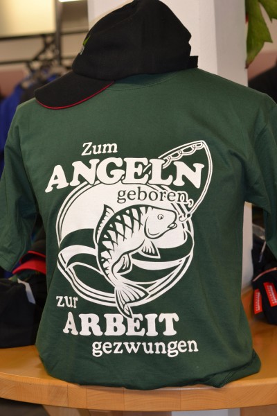 T-Shirt "Zum Angeln geboren"